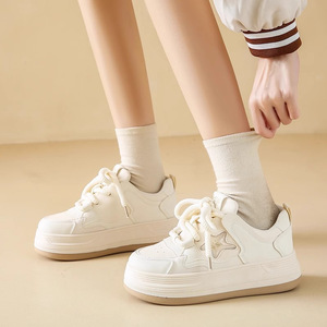 Baskets de sport printemps-automne 2025 pour filles, nouvelles chaussures décontractées pour garçons, chaussures tendance pour enfants en cuir synthétique beige et noir à lacets avant - Product Image 4