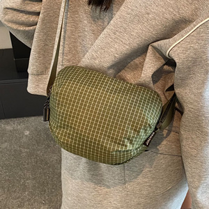 Bolso Cuadrado Pequeño de Nailon al por Mayor, Bolso de Tela Ligero, Bolso de Hombro Casual Unisex para Parejas - Product Image 5