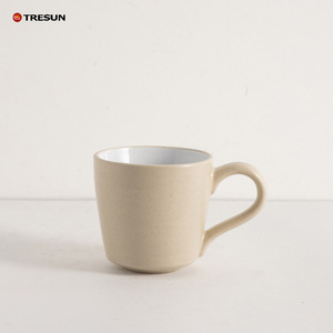 Service de table en grès de couleur mate avec bordure en terre cuite pour 4 personnes - Product Image 4