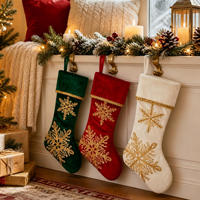 Chaussettes de Noël personnalisées en velours de luxe avec flocons de neige scintillants dorés, décoration personnalisée pour la maison