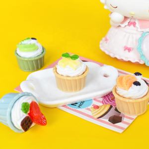Cabujones de resina 3D de simulación de cupcakes al por mayor para manualidades, decoración de teléfonos, dioramas de cocina en miniatura y dijes de comida - Product Image 4
