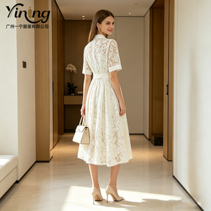 Abito <span class=keywords><strong>Midi</strong></span> A-Line da Donna Personalizzato OEM ODM, Bianco, Casual, in <span class=keywords><strong>Chiffon</strong></span>, con Colletto, Bottoni Frontali, Maniche Trasparenti in Pizzo, Vita Annodata e Finiture in Pizzo - Product Image 2