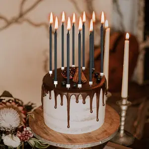 ホルダーのメタリックバースデーキャンドルゴールドトールバースデーケーキキャンドルバースデーウェディングパーティーデコラ用の長くて薄いカップケーキキャンドル