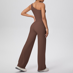 Ensemble 2 pièces de yoga uni pour femme : débardeur asymétrique et leggings taille haute élastiques à jambe droite, respirants - Product Image 4