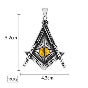 Pendentif maçonnique avec pierre œil d'ambre, plaqué argent antique, design géométrique, bijou unisexe vintage, cadeau - Product Image 3