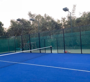 Cancha de Pádel con Mantenimiento Automatizado, Césped Autodrenante, Gestión Inteligente de Instalaciones, Acuerdo de Exportación Internacional B2B - Product Image 1