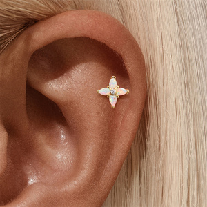 Piercing de Plata de Ley S925 de 16G con Ópalo Geométrico en Forma de Lágrima y Circonita 5A, con Parte Trasera Plana y Diseño de Flor - Product Image 5