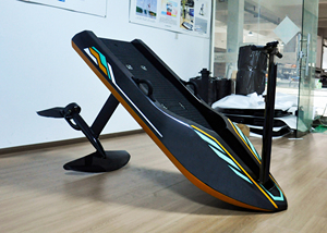Tabla de Surf Eléctrica Profesional de Fibra de Carbono de 8000W con Ala Delantera de 2.1m y 120min de Autonomía - Product Image 6