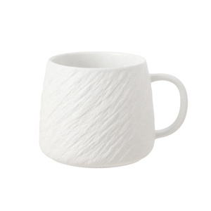 Tasse en céramique minimaliste de grande capacité de 550ml Tasse à eau esthétique à la mode pour thé/café pour le bureau, la maison et le restaurant - Product Image 5