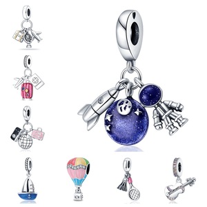 Venta al por mayor <span class=keywords><strong>de</strong></span> dijes <span class=keywords><strong>de</strong></span> plata <span class=keywords><strong>de</strong></span> ley 925 <span class=keywords><strong>de</strong></span> moda para mujer, con diseño <span class=keywords><strong>de</strong></span> cámara y maleta, para <span class=keywords><strong>pulseras</strong></span> y fabricación <span class=keywords><strong>de</strong></span> joyas - Product Image 1