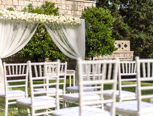 Günstige Stapelung Kunststoff Outdoor Stuhl Hochzeit Outdoor Lounge Stuhl Weiß Luxus Stühle für Hochzeits empfang mit Kissen