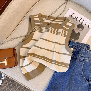 Camiseta sin mangas de punto a rayas para mujer, top informal de verano con tirantes anchos en la espalda y amigable con la piel - Product Image 5