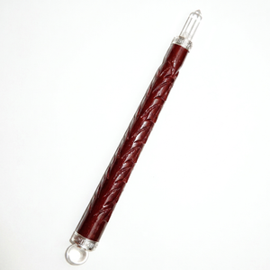 Fournisseur de baguettes de guérison en bois rouge foncé, sculptées et gravées, provenant du Gujarat, à vendre - Product Image 1