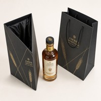 Boîte à whisky personnalisée en forme de prisme triangulaire, boîte rigide de forme spéciale avec feuille d'or, emballage vertical pour bouteille de whisky single malt