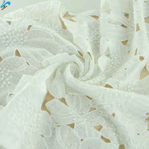Latest Popular Chinese Guipure <strong>Cord</strong> Lace Fabric Classic White Floral Pattern Embroidery Lace Fabric for Party Dress - Product Image 4