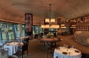 Ensemble de table et de chaises de salle à manger en bois moderne sur mesure pour hôtels cinq étoiles, resorts, villas et centres commerciaux, pour restaurants et bars - Product Image 3