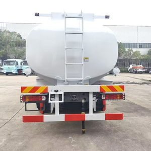 Camion-citerne HOWO 6x4 fabriqué en Chine, en vente en Papouasie-Nouvelle-Guinée à prix avantageux. - Product Image 6
