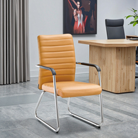 Chaise de bureau de direction en cuir PU noir en gros avec accoudoirs fixes, chaise de conférence moderne pour salle de réunion de bureau