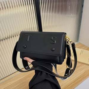 Bolsos de Mujer al por Mayor de Fábrica, Bolsos de Marca, Bolsos de Lujo para Mujer, Diseño de Moda con Decoración de Letras, Bolsos de Hombro Cruzados de PU - Product Image 2