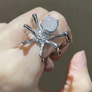 Женское кольцо с пауком, Винтажное кольцо в готическом стиле, с подвеской в стиле панк, гранж-пары, вечернее Ювелирное Украшение