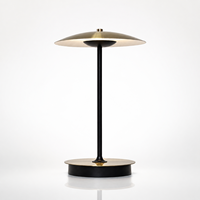 Lampe de table LED sans fil haut de gamme avec abat-jour en forme de disque doré pour hôtel, restaurant, bar, café, mariage