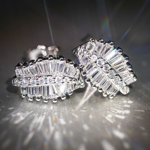 Set di Gioielli a Foglia Fresca per Donne: Collana, Orecchini e Anello Aperto, Stile Versatile ed Elegante - Product Image 2
