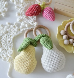 Xiximi personnalisé mignon fruits bois <span class=keywords><strong>anneau</strong></span> à la main fruits bébé <span class=keywords><strong>anneau</strong></span> <span class=keywords><strong>de</strong></span> <span class=keywords><strong>dentition</strong></span> hochet à la main poire bébé jouets <span class=keywords><strong>de</strong></span> <span class=keywords><strong>dentition</strong></span> - Product Image 1