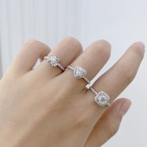 Anillo Xinfly de Oro Sólido de 18k con Piedra Central Redonda Cuadrada de Diamante Natural de 0.30CT H-vs - Product Image 3