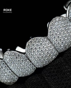 Grillz personnalisés en diamants de laboratoire pavés, or 9K-18K, bijoux dentaires taille princesse glacés avec sertissage caché - Certifié IGI/GIA - Product Image 4