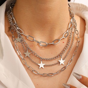 Gargantilla de moda diaria para mujer, abalorio de corazón de estrella delicada, cadena de Metal dorado multicapa, forma de <span class=keywords><strong>luna</strong></span> de acero inoxidable apilable - Product Image 2