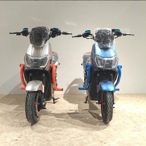 Scooter Elettrico <span class=keywords><strong>Maxi</strong></span> da 1000 Watt, <span class=keywords><strong>Moto</strong></span> Sportiva ad Alta Velocità, 72V 80Km/H, Potente per Adulti - Product Image 6