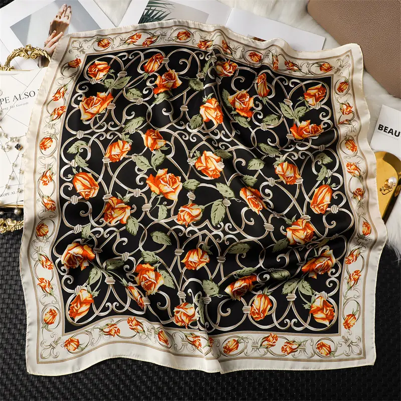 Lenço de cetim de seda quadrado com padrão floral de fábrica em estoque, lenço estampado de proteção solar para designer de costumes de 70 cm
