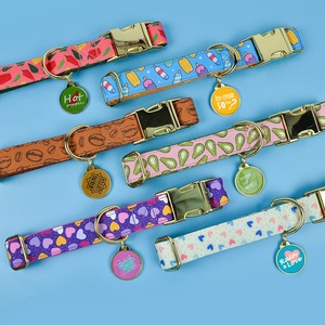 Collar de perro ajustable suave de alta calidad con Etiqueta de perro decorativa Linda Conjunto de dos piezas de lujo Collar de Mascota de transferencia de calor - Product Image 1