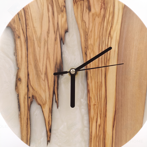 Orologio <span class=keywords><strong>da</strong></span> <span class=keywords><strong>Parete</strong></span> <span class=keywords><strong>in</strong></span> <span class=keywords><strong>Legno</strong></span> Bianco Contemporaneo con Display Meccanico a Lancette, Resina Epossidica, Stile Antico, Materiali Ecologici - Product Image 3