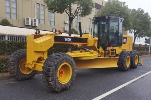 รถเกรดเดอร์ Caterpillar 140H มือสอง พร้อมระบบไฮดรอลิก ควบคุมทิศทางด้วยระบบไฮดรอลิก และอุปกรณ์ขูดถนนครบชุด - Product Image 6