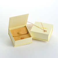 Boîte d'emballage de bijoux personnalisée de luxe en carton avec aimant, pour bracelet et collier, avec coussin