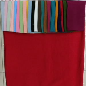 Tissu de base élégant et léger en polyester 120 g/m² pour robes de mode, écharpes et tenues de soirée, matériau fluide et polyvalent - Product Image 1