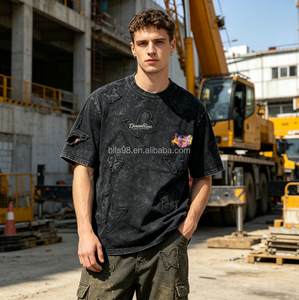 เสื้อยืดเดนิมสีดำแขนสั้นคอกลมสไตล์สตรีทลายปะติดผีเสื้อสำหรับผู้ชายไซส์ใหญ่สวมใส่สบาย - Product Image 1