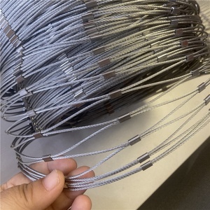 Filet <span class=keywords><strong>de</strong></span> protection en treillis métallique tissé en acier inoxydable avec services <span class=keywords><strong>de</strong></span> découpe et <span class=keywords><strong>de</strong></span> pliage - Product Image 2