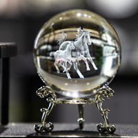 JY Crystal Crafts Manufacture, vente en gros de boules de verre de styles multiples, cadeau personnalisé, boule de verre en cristal K9 gravée au laser 3D