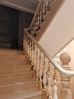 Rampe d'escalier chaude Rampe en aluminium Piliers en marbre Conception de rampe en aluminium de luxe