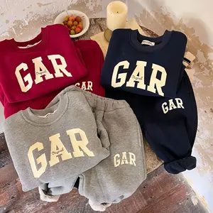 Nueva sudadera cepillada para niños, jersey con letras y cuello redondo, pantalones, 2 uds., conjunto de tela para niños, sudaderas con capucha, ropa de invierno, atuendo para niños