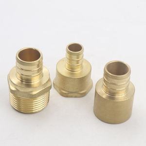 Raccord coudé égal flexible en laiton forgé par compression, hexagonal, pour plomberie et alimentation en eau (Fabriqué au Vietnam) - Product Image 1