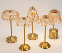 Lampe de table décorative en cristal de verre luxueuse et romantique, lampe de chevet créative pour chambre à coucher, lampe de nuit de luxe haut de gamme de style américain