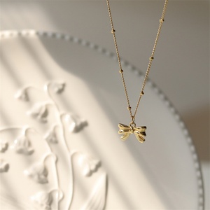 สร้อยคอจี้รูปโบว์โซ่เชื่อมสแตนเลสชุบทองสำหรับผู้หญิงขายส่ง - Product Image 4