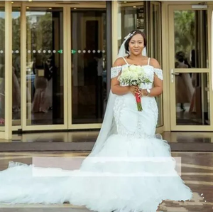 Vestido de Novia Blanco con Hombros Descubiertos y Tirantes Finos 2024, de Encaje y Tul con Cuentas, Cola de Corte, Sin Espalda, Robe De Sérée - Product Image 2