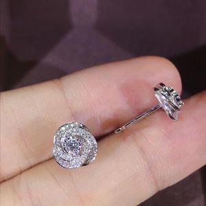 Orecchini a lobo da donna classici a forma di fiore con diamante bianco champagne, taglio brillante rotondo, montatura a griffe, gioielli da sposa in oro bianco - Product Image 5