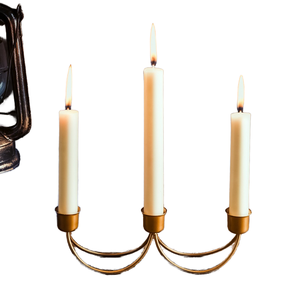 Candelabro Decorativo de Hierro Forjado Vintage Negro y Dorado, Hecho a Mano, para Velas de Navidad - Product Image 1