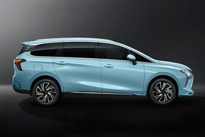 Dongfeng Forthing M4 de Alto Rendimiento U-<span class=keywords><strong>TOUR</strong></span> 1.5T DCT MPV de 7 Plazas, Vehículo a Gasolina con Neumáticos R18, Tracción Delantera, Hecho en <span class=keywords><strong>China</strong></span> - Product Image 4