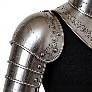 Armure de guerrier médiévale en aluminium plaqué argent avec motif gravé, forme irrégulière, style antique et moderne, pour costume de mode - Product Image 2